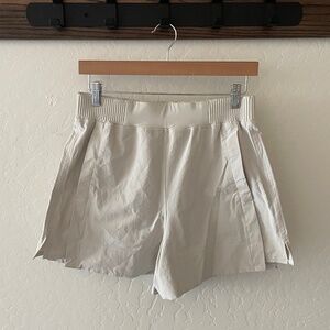 Lululemon Stretch Woven Relaxed-Fit High-Rise Short 4”